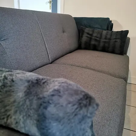 A 1 Minute Du Apartment