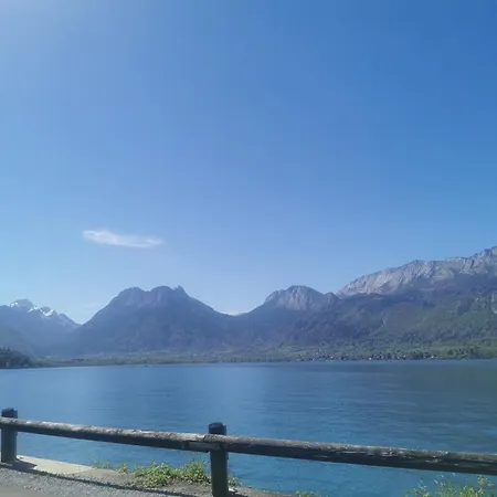 A 1 Minute Du * Annecy