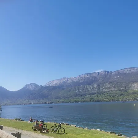 A 1 Minute Du * Annecy