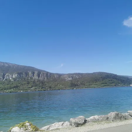 à 1 Minute Du * Annecy